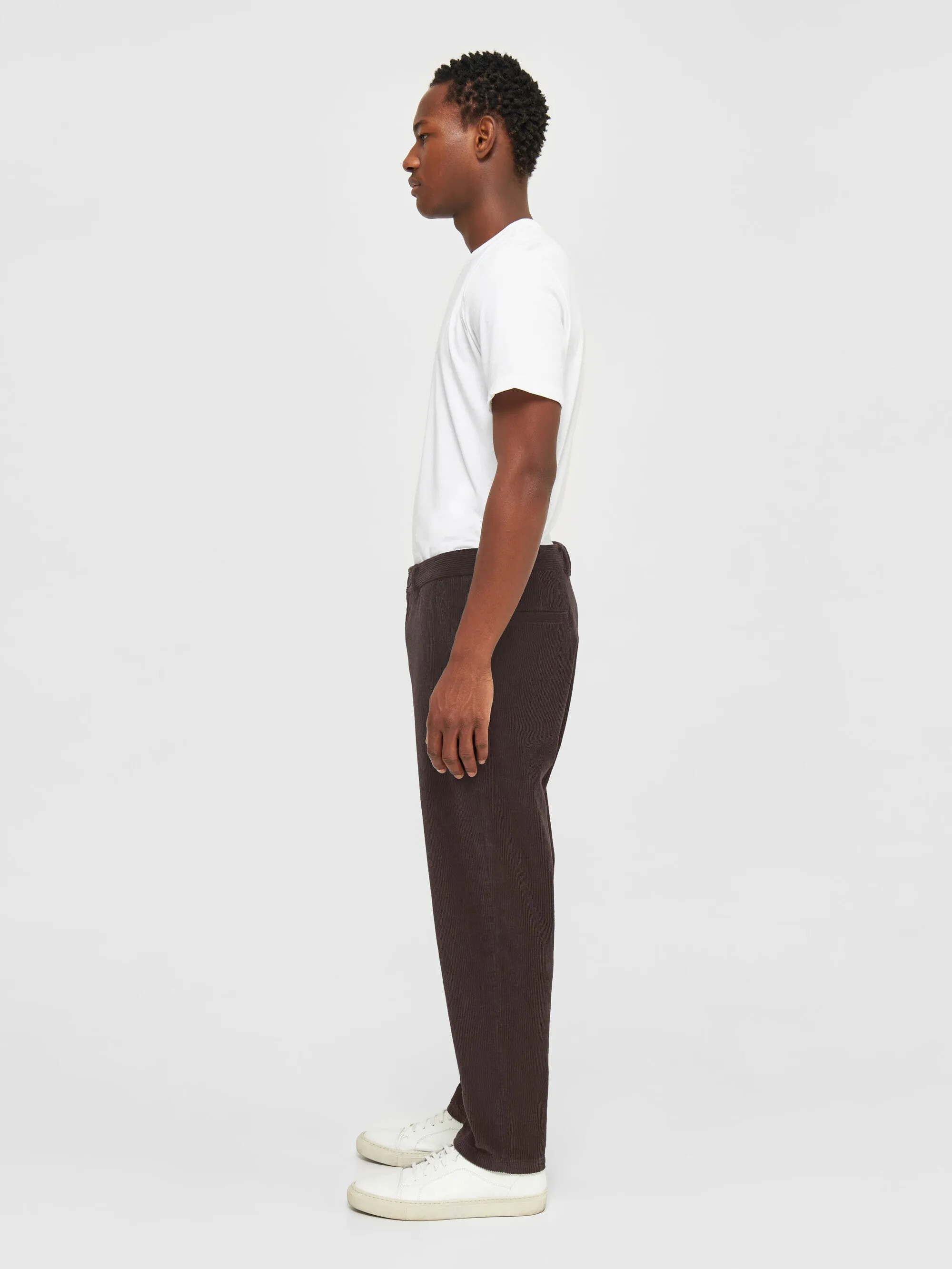 CHUCK regular 8-wales corduroy chino pants - Chocolate Plum