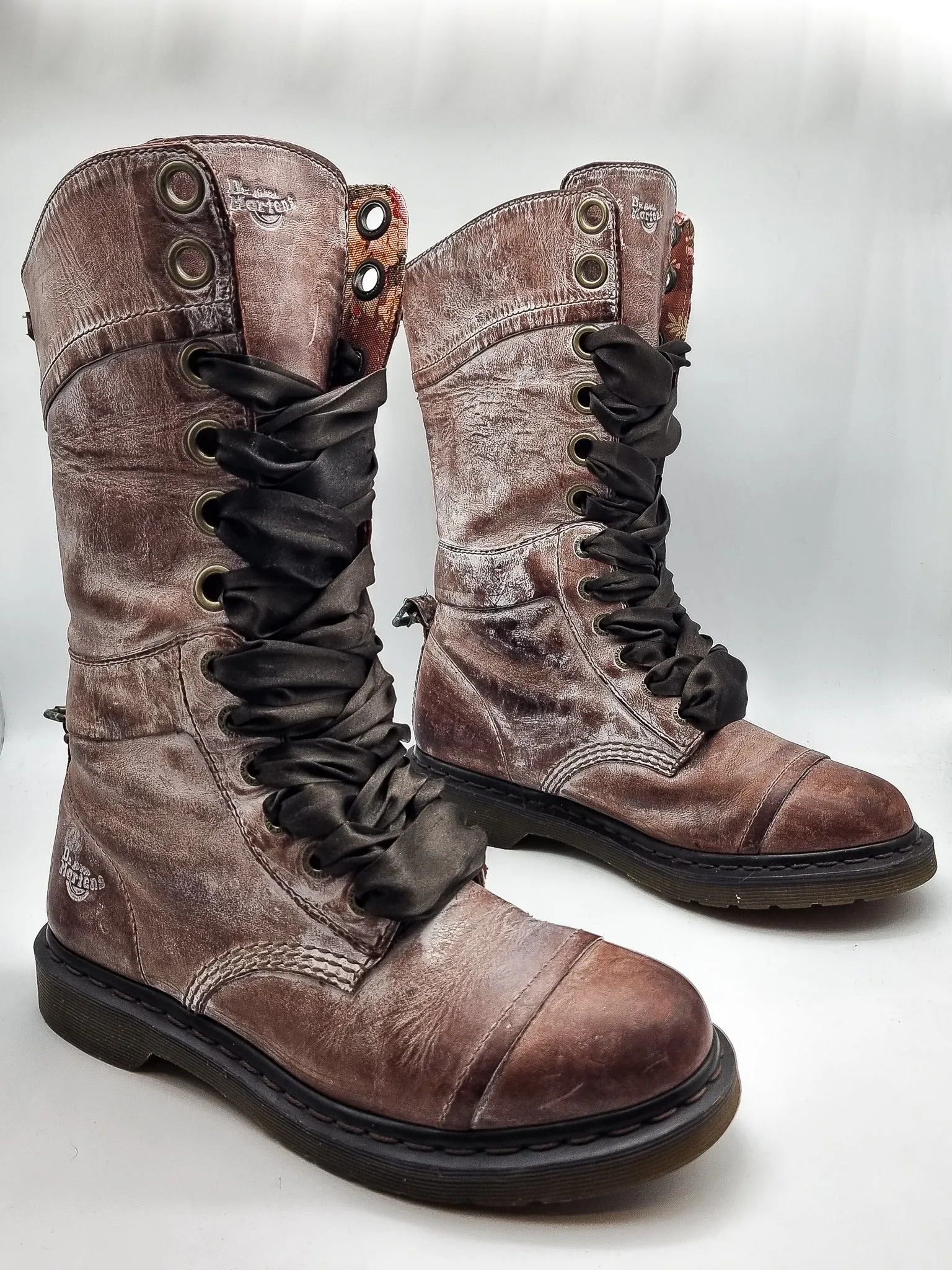 DR. MARTENS TRIUMPH BROWN MASSAI UK 8 - Pre-Loved