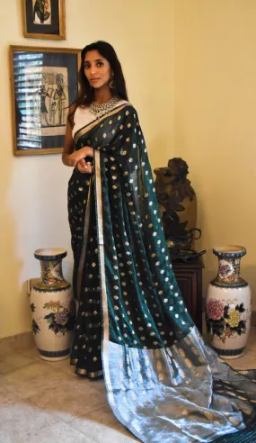 Khaddi Banarsi Chiffon: Lashkara