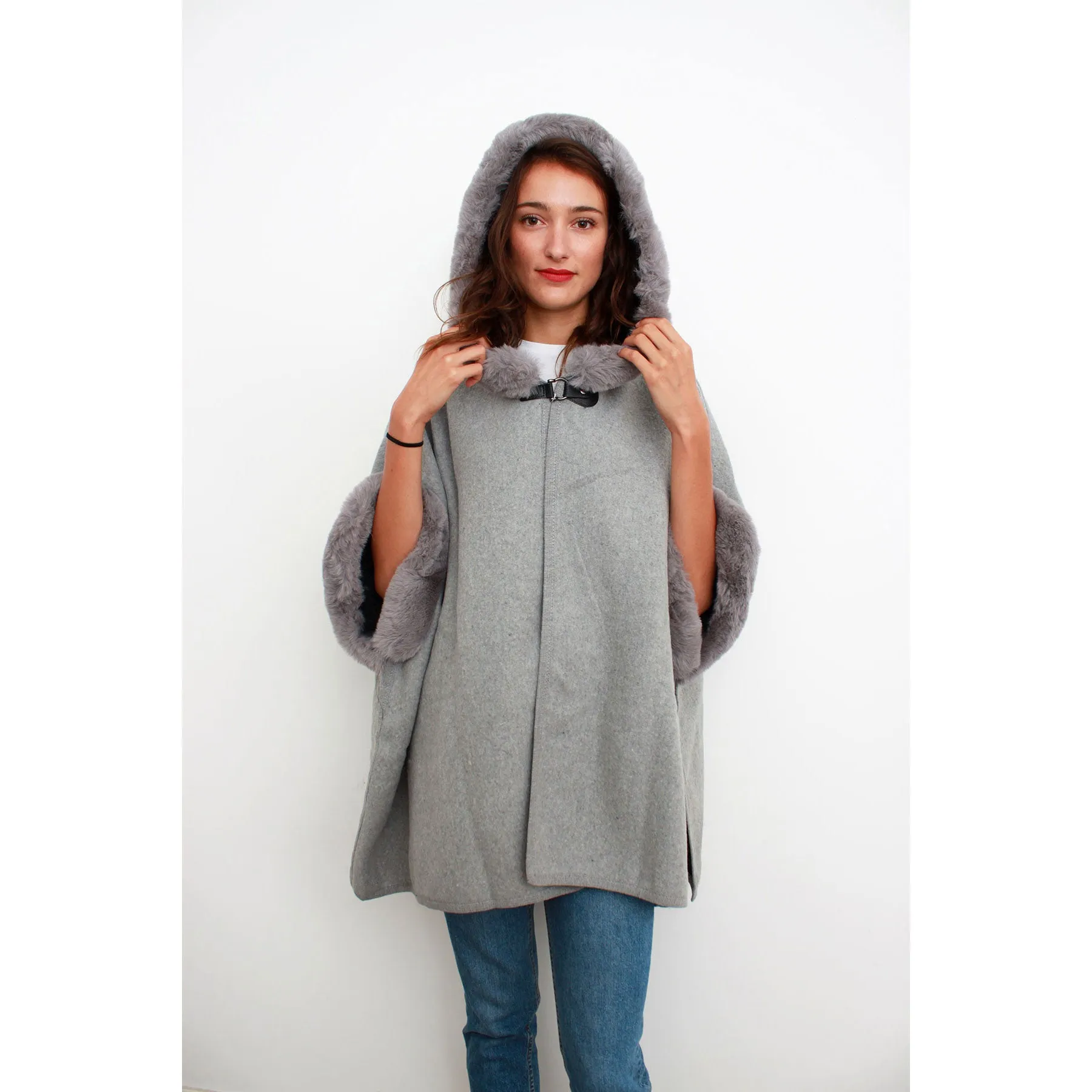 Olivia Cape: Grey