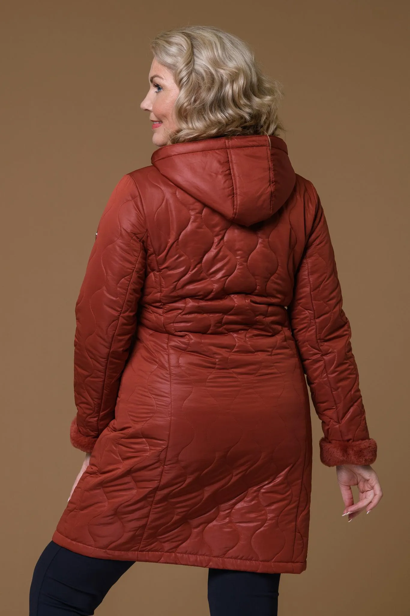 Oval Quilt Fur Trim Jacket-Rust