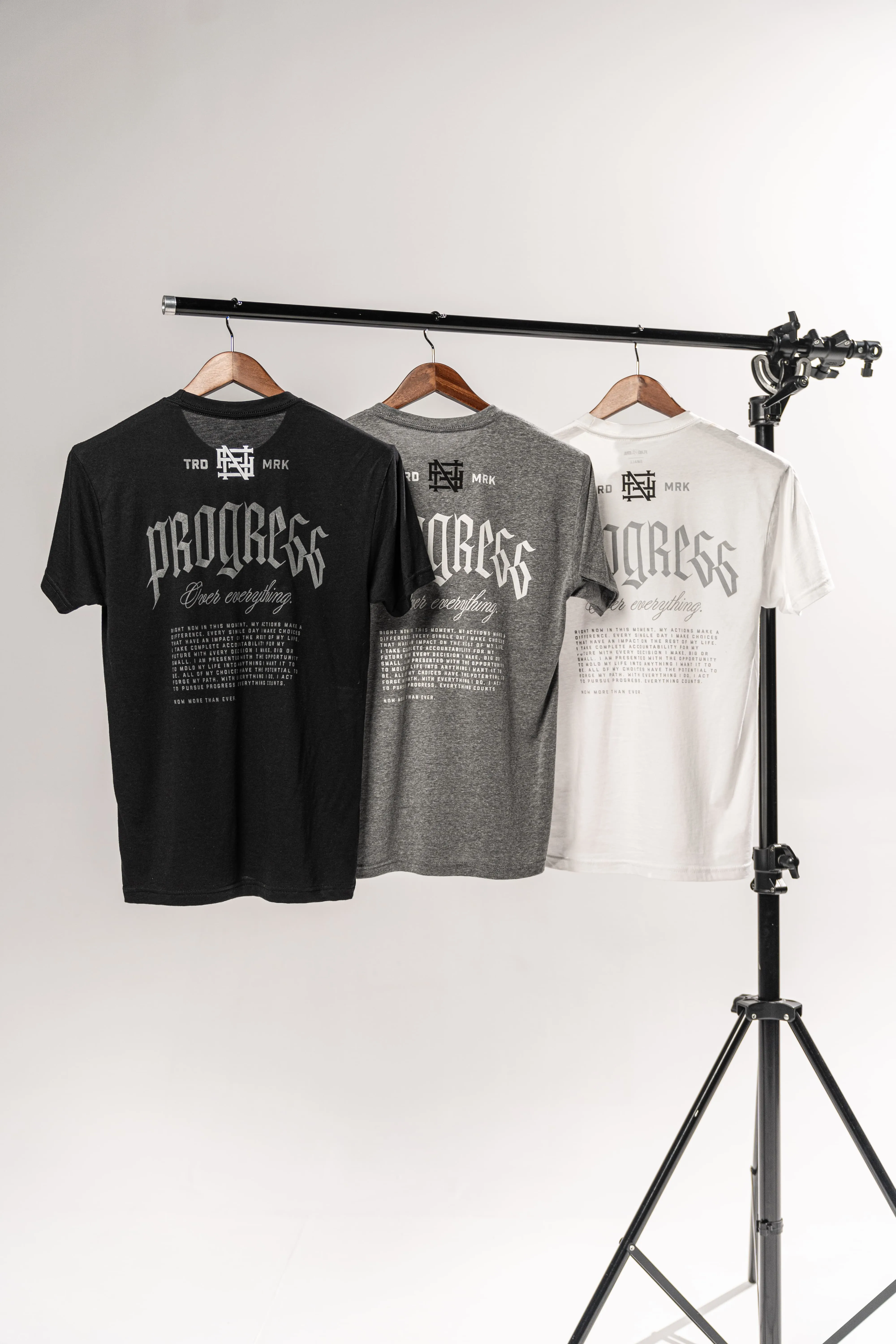 PROGRESS TEE - BLACK